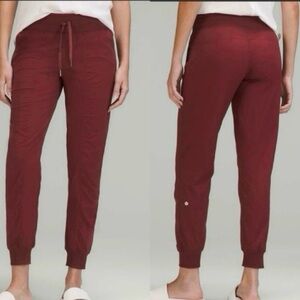Lululemon Dance Studio Jogger Workout active Outdoor Pants Mulled Wine size 4
